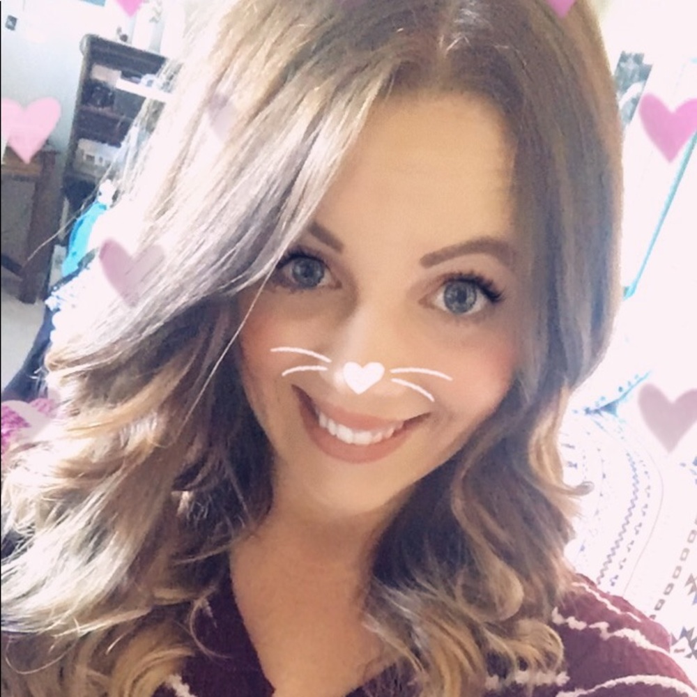 Meet your Posher, Becca